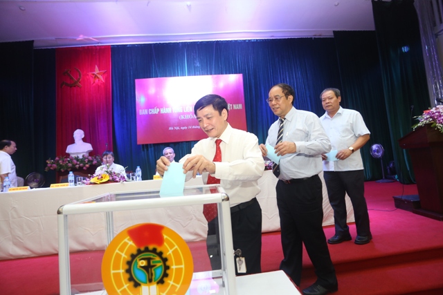 Đồng chí Bùi Văn Cường làm Chủ tịch Tổng Liên đoàn lao động Việt Nam