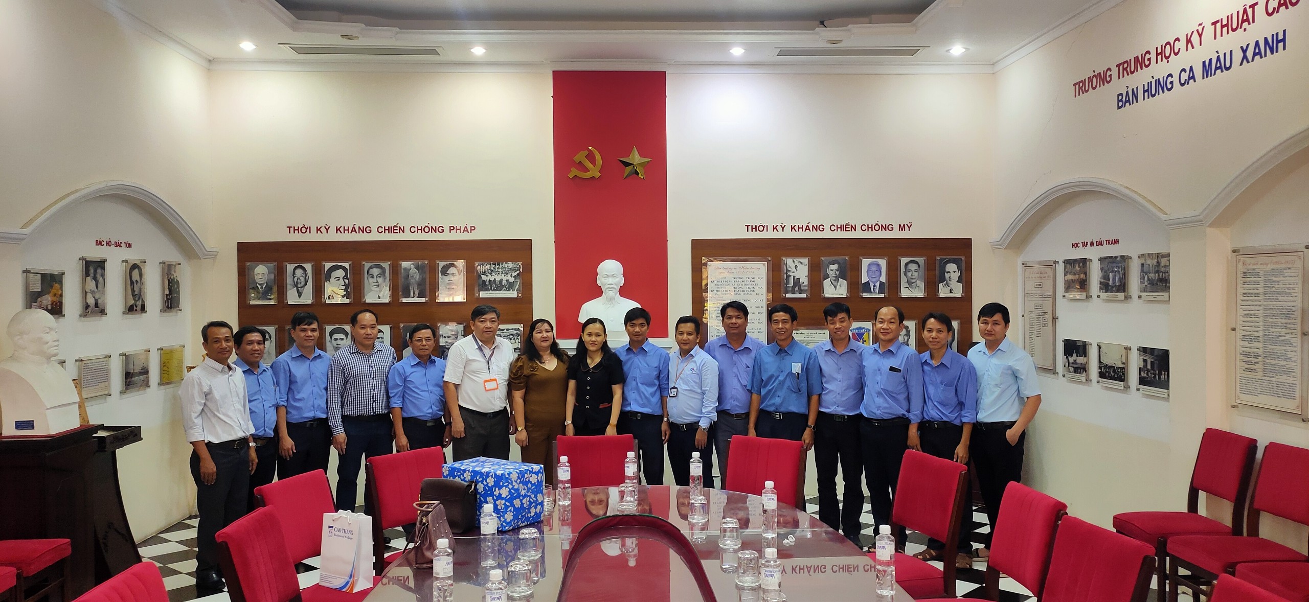 Thầy Cô Khoa Điện - Điện tử Trường Cao đẳng nghề Tây Ninh tham quan học hỏi kinh nghiệm tại Trường Cao đẳng kỹ thuật Cao Thẳng và Cao đẳng nghề Lý Tự Trọng